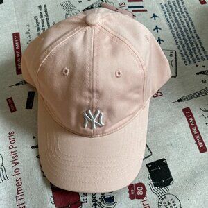 New York Yankees Clean Up Dad Cap Light Pink
